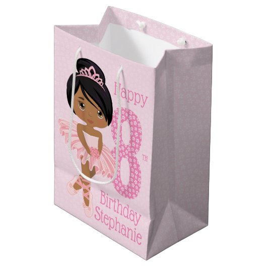 Multicultural Birthday Ballerina Medium Gift Bag Medium Cadeauzakje (Voorkant Gekanteld)