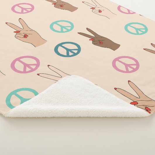 Multicultural Hand Pattern Sherpa Deken (3/4)