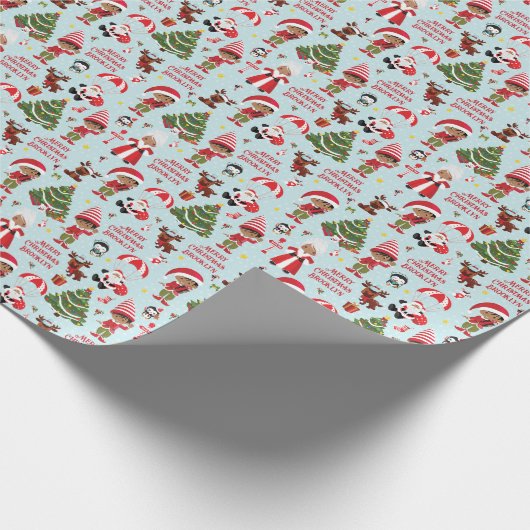 Multiculturele jongen elf kerst gepersonaliseerd cadeaupapier (Hoek)