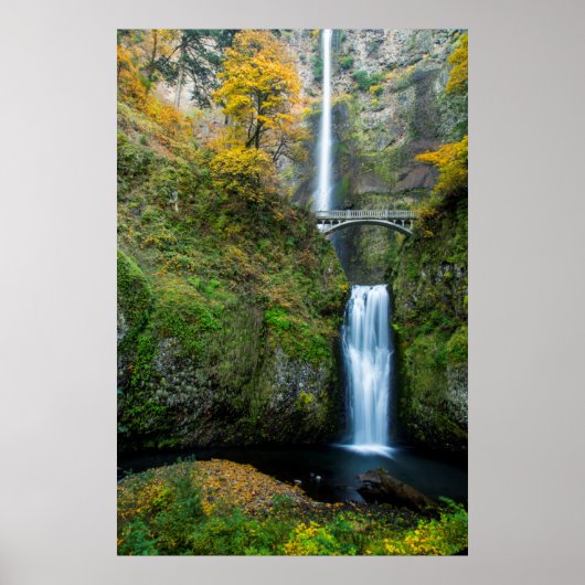 Multnomah-watervallen in de herfst in de Columbia- Poster (Voorkant)