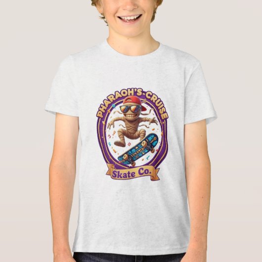 MUMIE OP EEN SKATEBOARD Tri-Blend SHIRT (Voorkant)