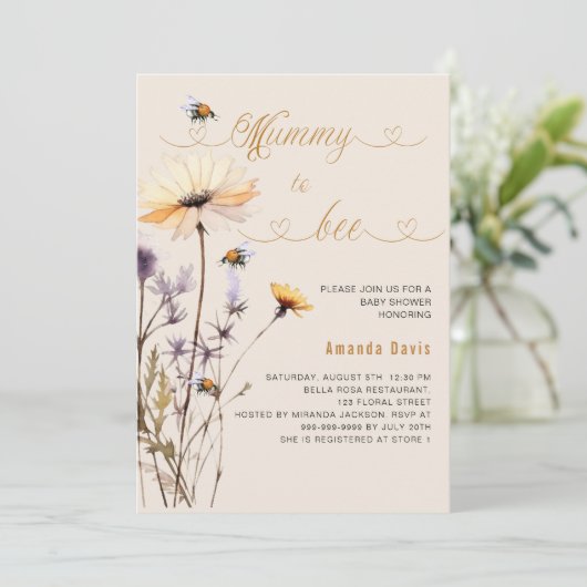 Mummie om bij wilde bloem geel beige baby shower kaart (Staand voorkant)
