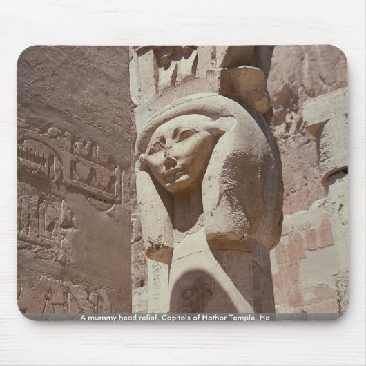 Mummy head relief, Capitols of Hathor Temple, Ha Muismat (Voorkant)