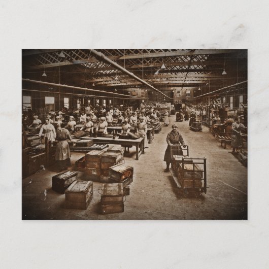 Munitions Box Factory Women Briefkaart (Voorkant)