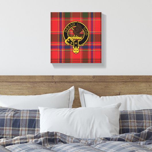 Munro Scottish Crest en Tartan Canvas print (Insitu (Slaapkamer))