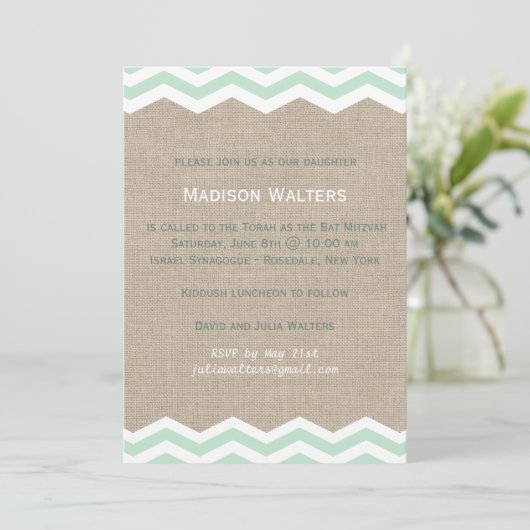 Munt Chevrons op Burlap Bat Mitzvah Uitnodiging (Staand voorkant)
