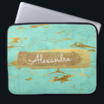 Munt en marmer met goudfolie en glitter laptop sleeve<br><div class="desc">Mint Blauwgroen blauw en marmer met goudfolie en glitter Elegant Monogram Naam Hoesje. Dit hoesje kan worden aangepast om uw voornaam op te nemen.</div>