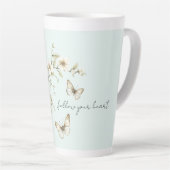 Munt Witte Bloemen Vlinders  Latte Mok (Rechterhoek)