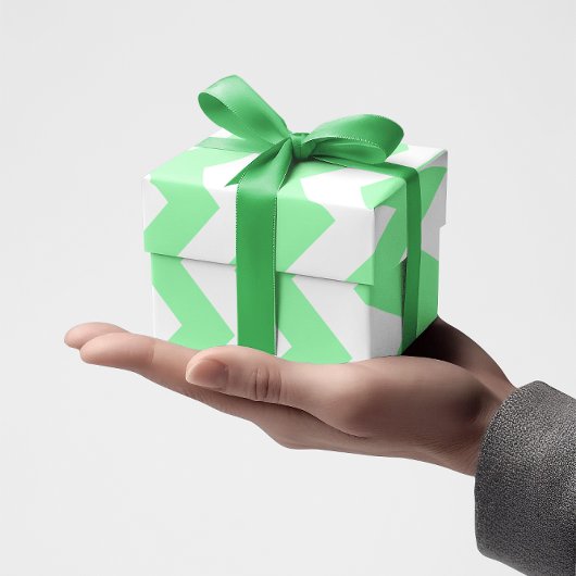 Muntgroen en wit chevronpatroon cadeaupapier