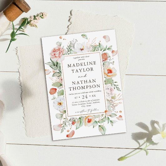 Muntgroene en perzik bloemige trouw uitnodiging