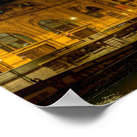 Musée d'Orsay in Parijs 's nachts Poster (Hoek)