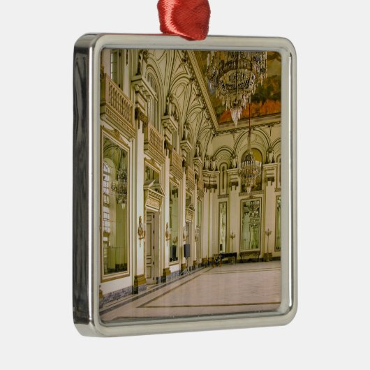 Museo de La Revolucion, Museum van het Metalen Ornament (Rechts)