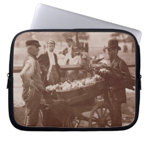 Mush Faker and Ginger Beer Maker, uit 'Street Lif' Laptop Sleeve