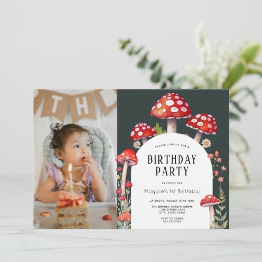 Mushroom Cottage Woodland Verjaardag Foto Kaart (Staand voorkant)