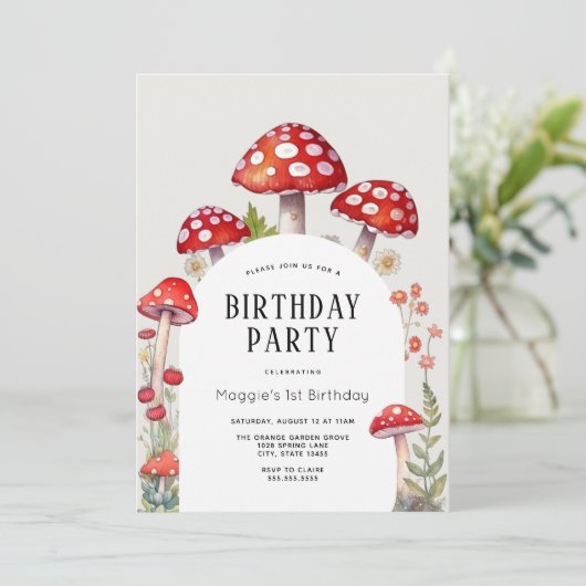 Mushroom Cottage Woodland Verjaardag uitnodiging (Staand voorkant)