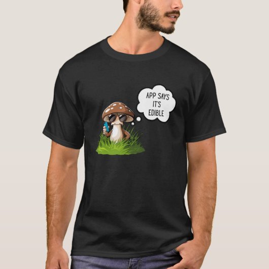 Mushroom Picker or Mushroom Hunter picking mushroo T-shirt (Voorkant)