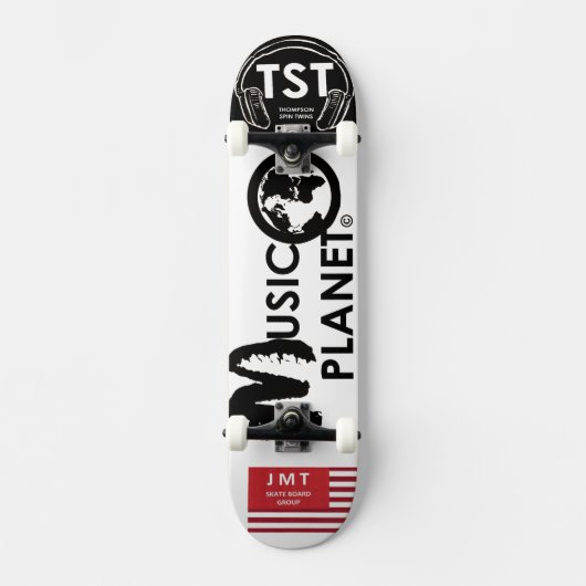MUSIC PLANET OFFICIËLE Skateboard (Voorkant)