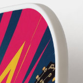 Músico de Rok con su Guitarra Pickleball Paddle (Links Detail)