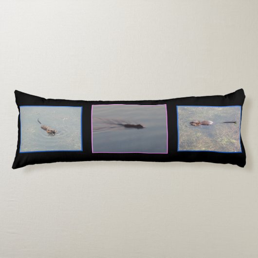 Muskrat Body Pillow Lichaamskussen (Voorkant)
