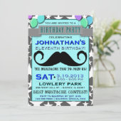 Mustache Bash Chevron Birthday Party Invitation Kaart (Staand voorkant)