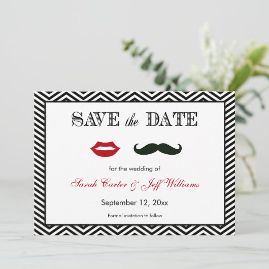 Mustache en Lips Chevron Sla de datumkaarten op Save The Date (Staand voorkant)