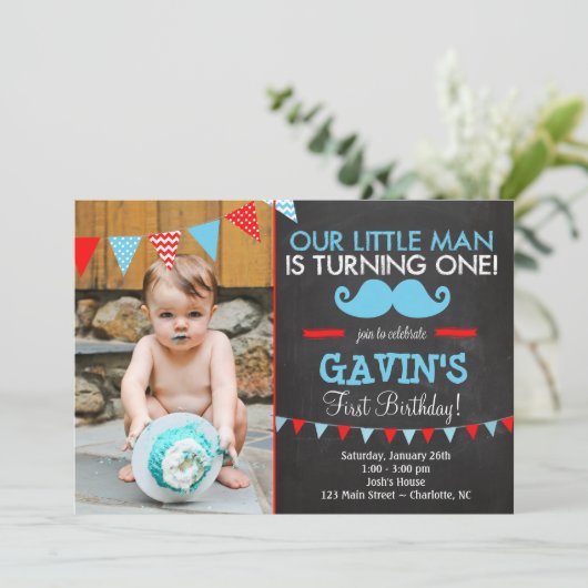 Mustache First Birthday Uitnodiging (Staand voorkant)