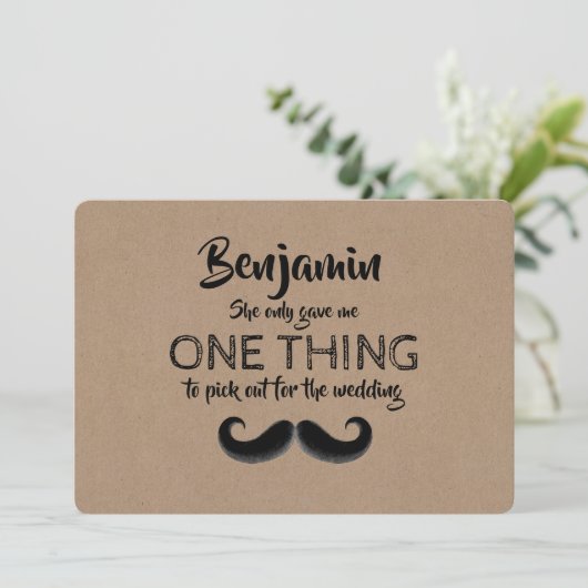 Mustache Funny Groomsman of Best Man proposal Kaart (Staand voorkant)