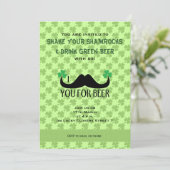 Mustache je bier St Patrick Day Clovers Invite Kaart (Staand voorkant)