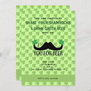 Mustache je bier St Patrick Day Clovers Invite Kaart