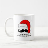 Mustache Kerstmis: doormidden door de sneeuw Koffiemok (Links)