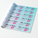 Mustache & Lips Mr. en mevrouw Pattern Cadeaupapier<br><div class="desc">Het verpakken van papier met een modern stijlkoppel voor een bruiloft of een jubileum. Glamoureus roze kissy lippen en een masculine retro-achtige snor illustratie. Met tekst die de heer en mevrouw in een retro-stijl lettertype zegt. Plaats op een turquoise blauwe achtergrond van de waterverf.</div>