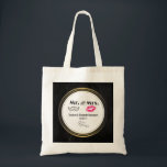 Mustache & Lips Mr. & Mrs Black & Gold Wedding Tote Bag<br><div class="desc">Een gepersonaliseerde bruiloft canvas tas met een modern huwelijksmodel - glamoureuze roze kissy-lippen en een masculine, retro-uitziende snor-illustratie. Plaats op een zwarte achtergrond van het bord met een goudverloop rond lijst in het midden. De tekst zegt dat de heer en mevrouw en u zich met uw namen en trouwdatum kunt...</div>