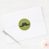 Mustache op groene polka dot achtergrond ronde sticker (Envelop)