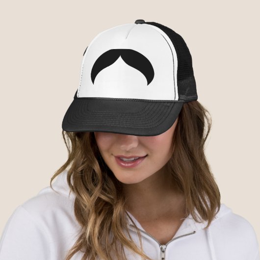 Mustache Pet (In situ)