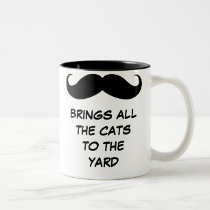 Mustache(s) brengt alle katten naar de Mok