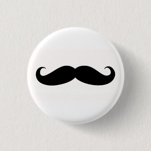 Mustachify Pin Ronde Button 3,2 Cm (Voorkant)
