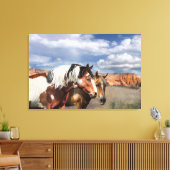 Mustang paarden in het wild, hengst en zijn merrie canvas afdruk (Insitu (Woonkamer))