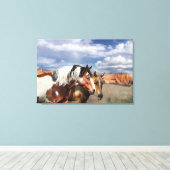 Mustang paarden in het wild, hengst en zijn merrie canvas afdruk (Insitu (Houten vloer))