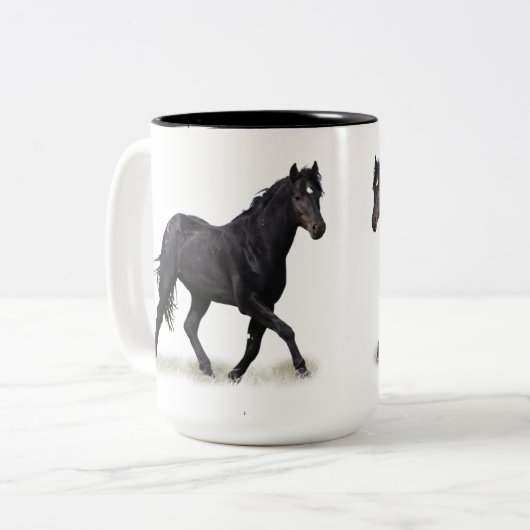 Mustang Wild Black Stallion en Cloud BeverageMug Tweekleurige Koffiemok (Voorkant links)