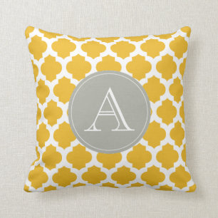 Mustard & White Moroccan Pattern Gray Monogram Kussen