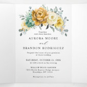 Mustard Yellow Floral Sage Greenery Modern Wedding Drieluik Aankondiging (Binnenkant midden)