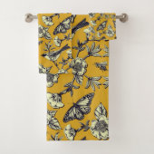 Mustard Yellow & Navy Birds, Butterflies & Flowers Bad Handdoek (Insitu)