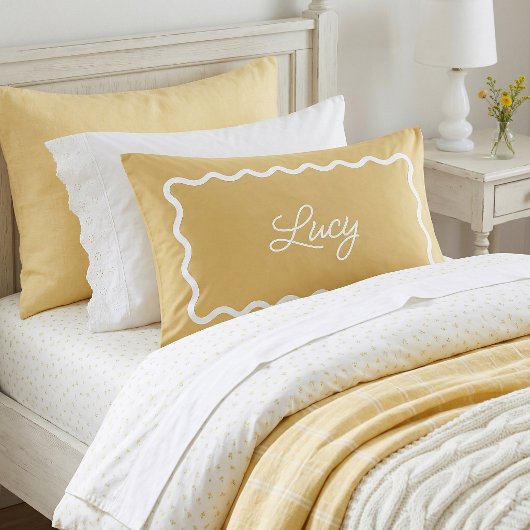 Mustard Yellow Wavy Scallop Frame Monogram Kussensloop