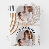 Muted Boho Shapes and Faux Gold Stippen Holiday Wr Inpakpapier Vel (In situ)