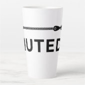 MUTED. Zwarte en witte geïsoleerde Latte mok (Voorkant)