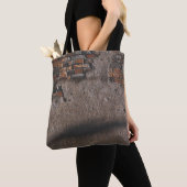 Muur met gebroken stenen tote bag (Dichtbij)