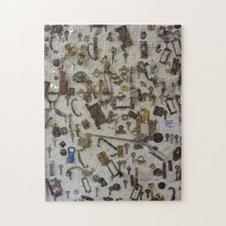 Muur van Keys die de puzzel uitdaagt