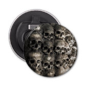 Muur vol met Botten en schedels in de botkapel Button Flesopener (Voorkant)