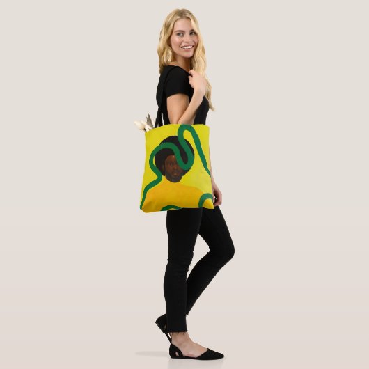 Muze #4 tote bag (Op model)