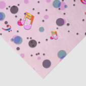 Muziek dansen op kleuren in roze tissuepapier (Detail)